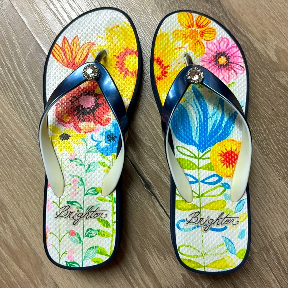 Brighton Sunny Flower Flip Flops- excellent condition!